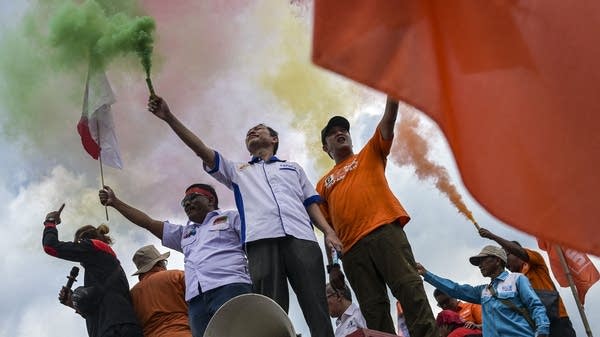 Workers take to the streets in Jakarta