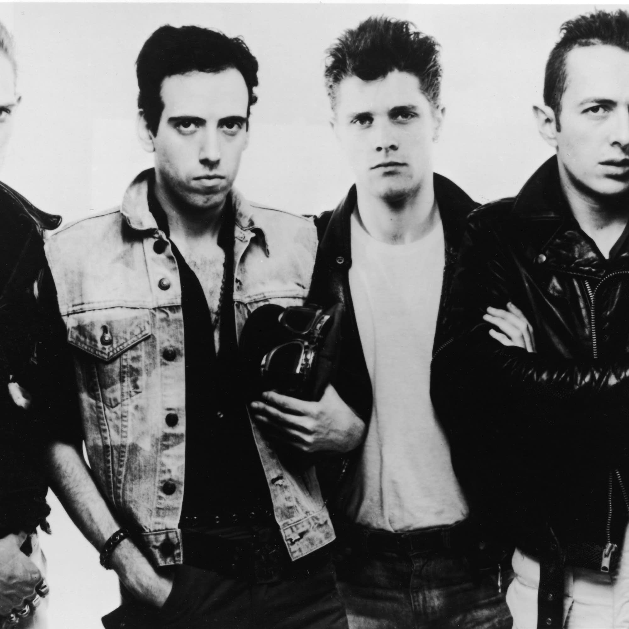 62d8dd-20180206-the-clash-05.jpg