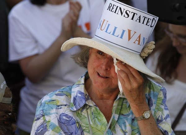 How is the private sector influencing public higher education?