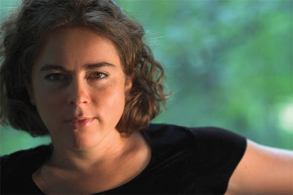 Singer / Songwriter Meg Hutchinson