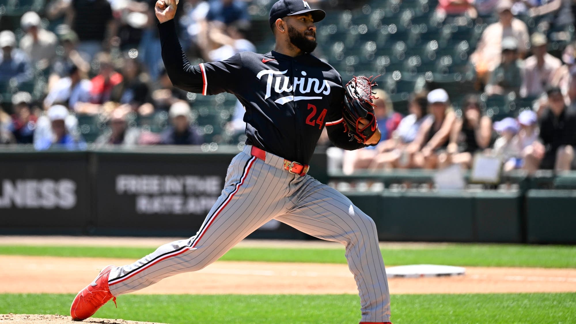 Blue Jays acquire right-hander Simeon Woods Richardson from Twins for cash