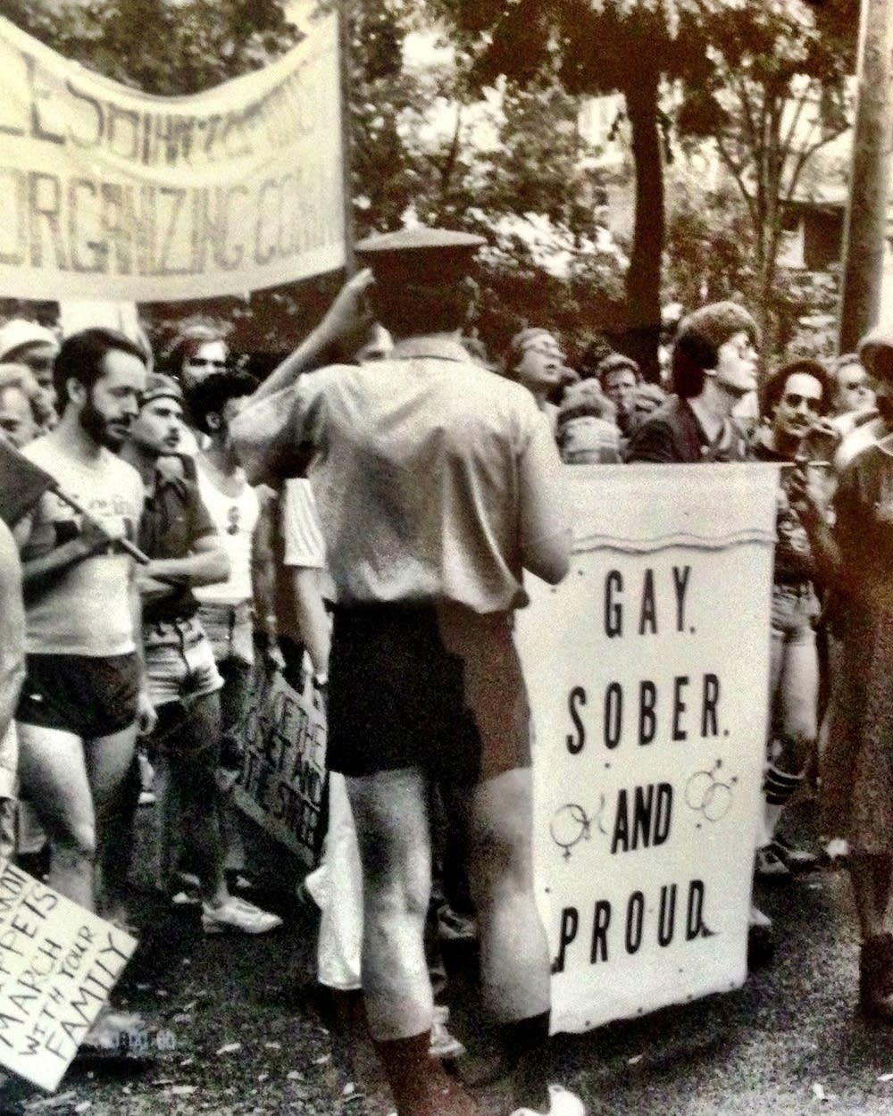 MELEG TÁRSKERESŐ ALKALMAZÁS TÚLFESZÜLTSÉG