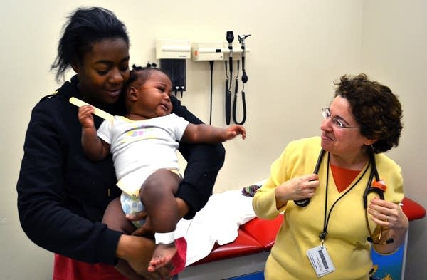 Hospital hands out food to patients in need