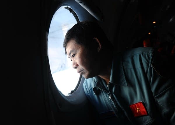 Why finding a plane in a big ocean is almost impossible