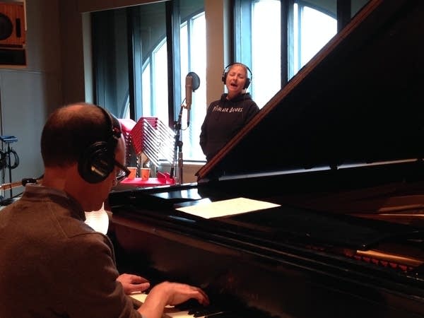 Dan Chouinard and Prudence Johnson perform