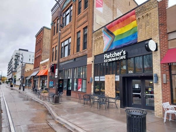 Man arrested after attempted firebomb at Minneapolis ice cream shop