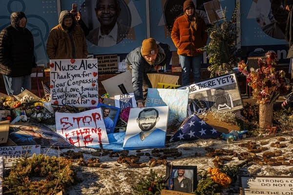 DOJ has opened a federal civil rights probe into the death of Alex Pretti, deputy AG says | MPR News