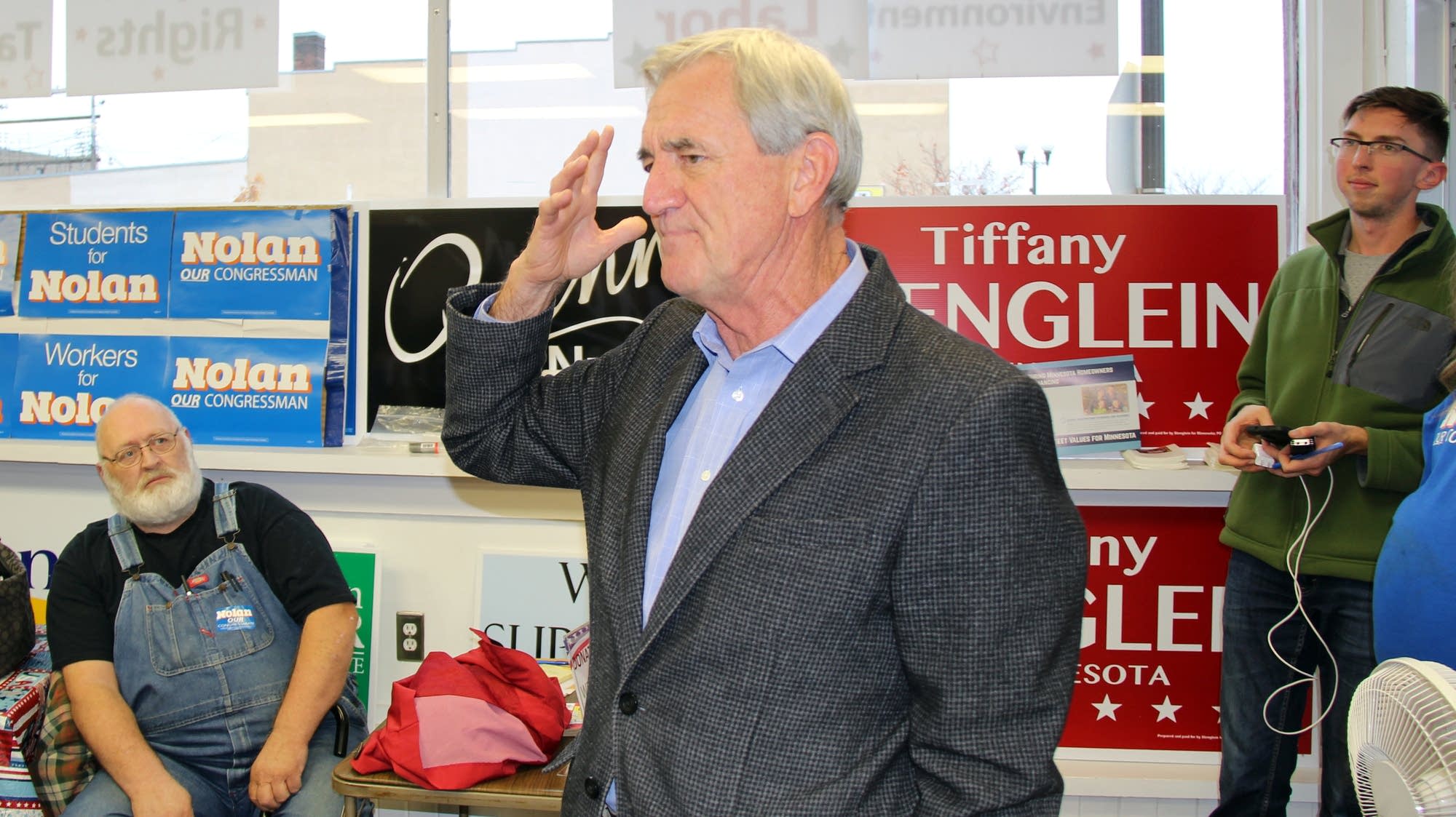 Rep. Rick Nolan talks to a group of DFL volunteers.