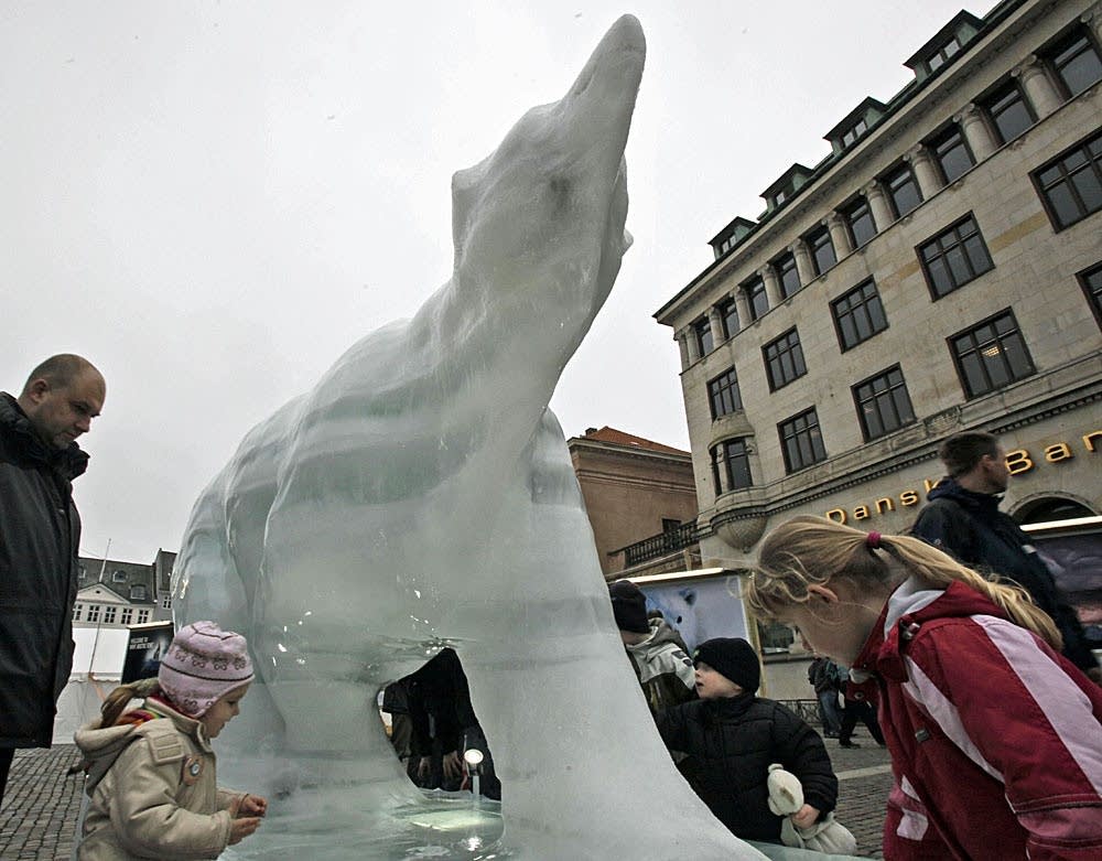 Polar bear ice sculpture