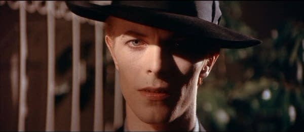 David Bowie co-creating new play, with new music, based on ‘The Man Who Fell to Earth’
