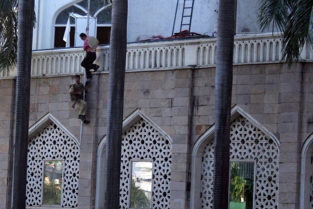 Military Take Control Of Scenes Of Mumbai Attacks