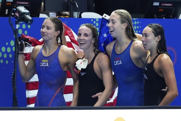 c9682c-20250803-swim-worlds-600 Americans end strongly with the relay record in the swimming worlds