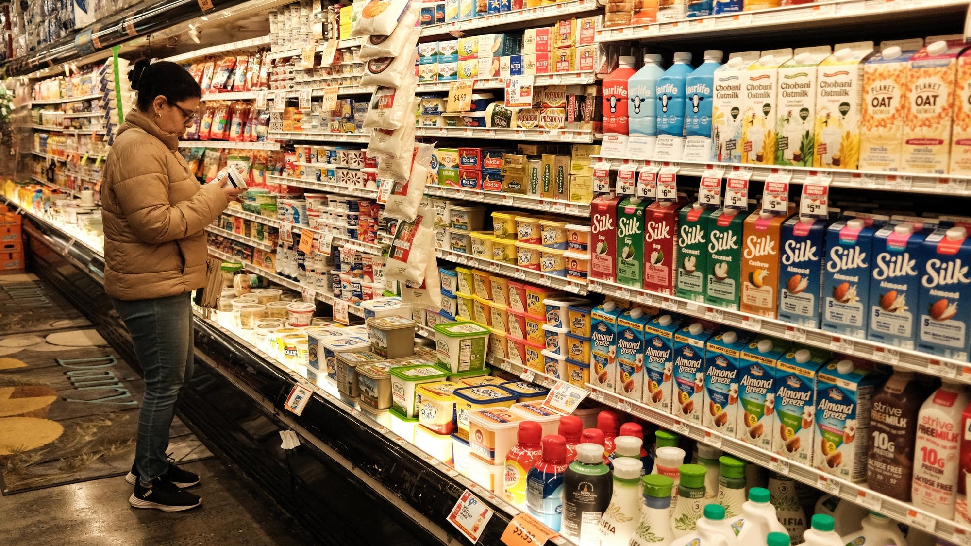 Grocery inflation slowed in March, but that doesn't mean your cart is getting cheaper