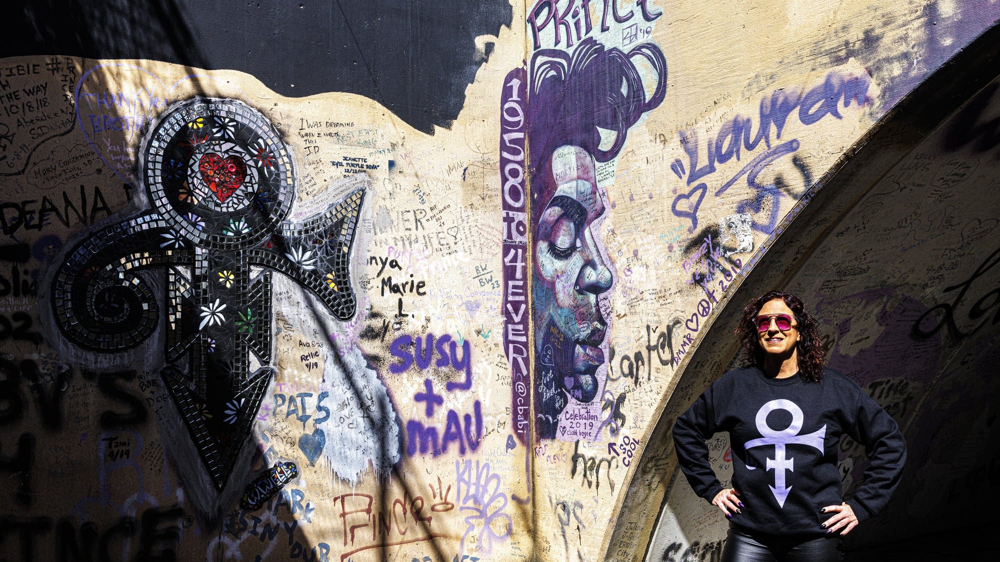 Photos: Prince fans gather at Paisley Park 10 years after his death
