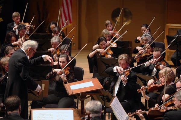 Minnesota Orchestra musicians play together