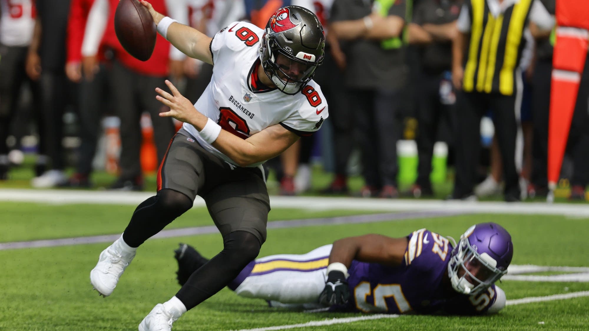 Buccaneers top Vikings 20-17 as Baker Mayfield finishes strong in his debut - Vimarsana News