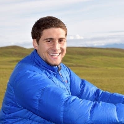 Headshot of environmental reporter Dan Ackerman.