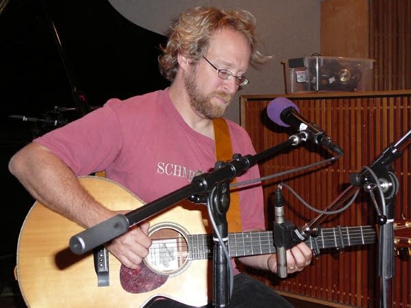 Singer / Songwriter Dave Stoddard