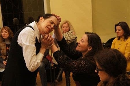 Leslye Orr brings the senses to life in ‘Hand in Hand’