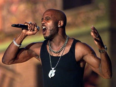 DMX performs at The Source Hip-Hop Music Awards 2001