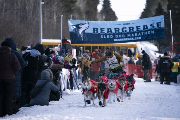 Mushers and pups embrace Arctic air in John Beargrease Sled Dog Marathon