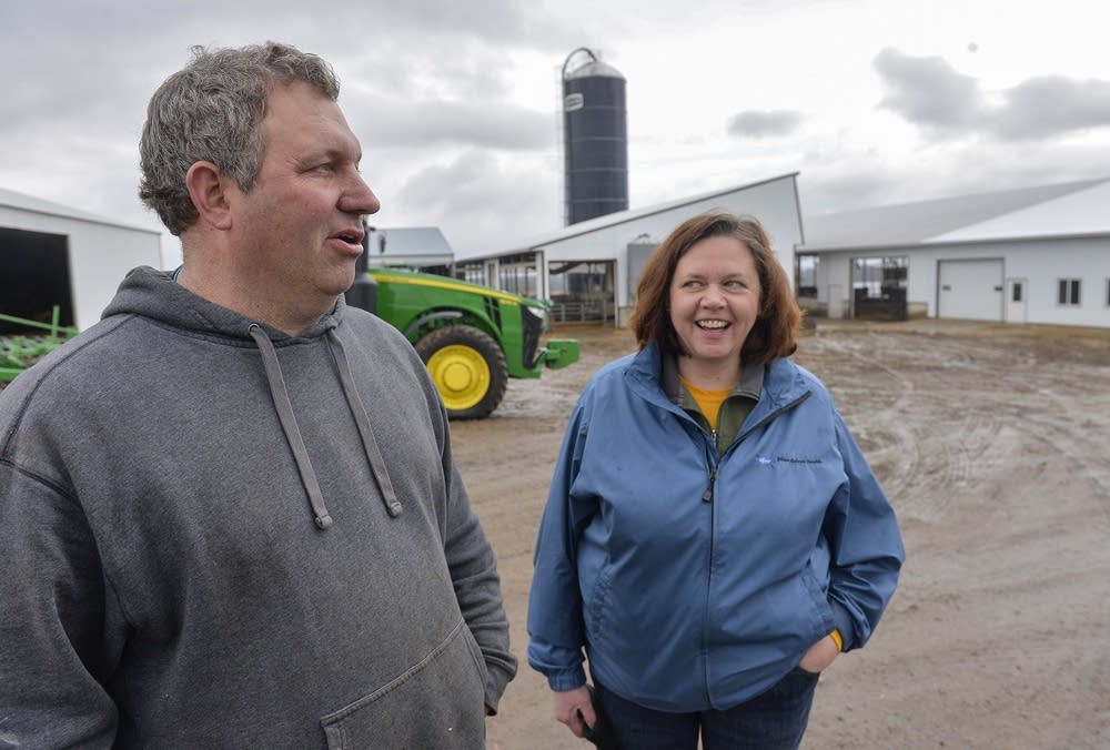 Farmers Rich and Marlys Janski
