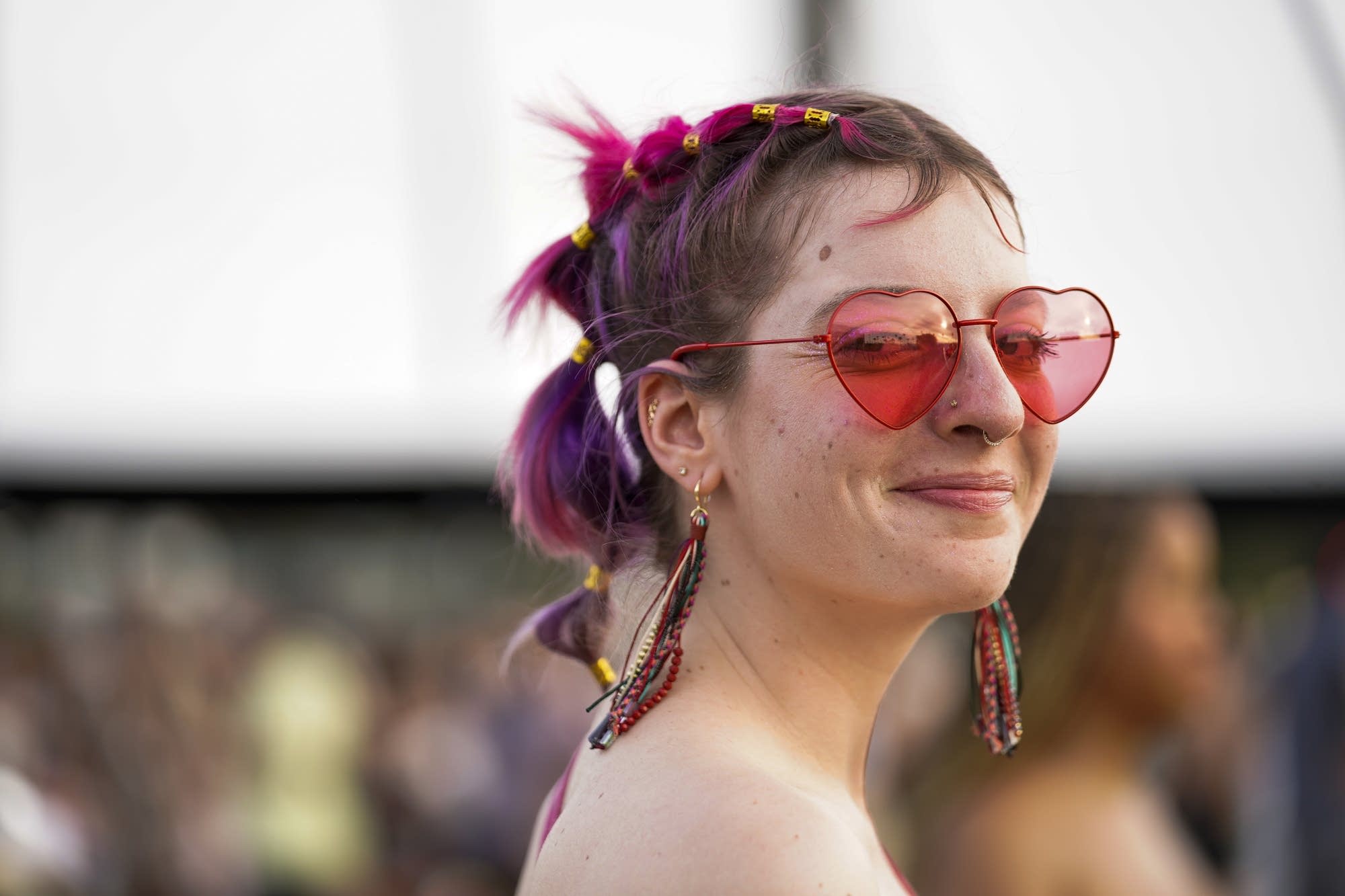 Quay Australia • Heartbreaker Rose Colored Glasses Quay Pink Pink Sunglasses for Women for sale | eBay main image 2