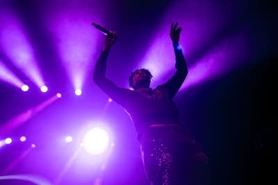 Zelooperz performing on stage