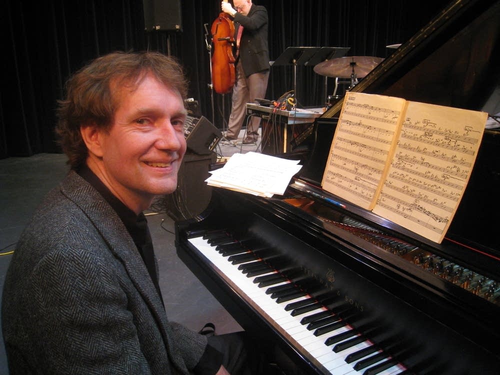 Jazz pianist Larry McDonough