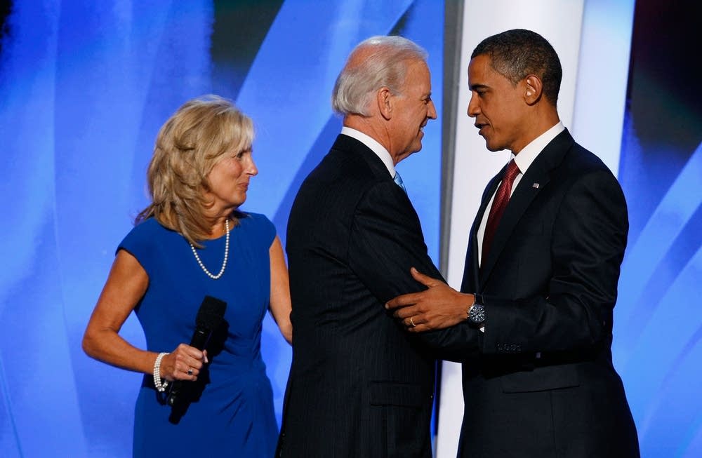 Obama greets Joe Biden on stage