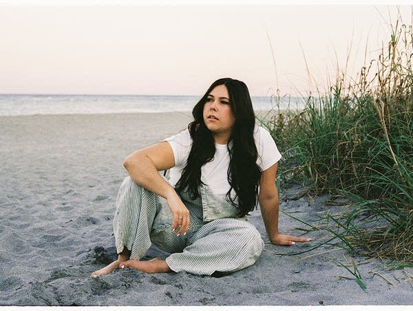 Interview: Gigi Perez talks about her debut album 'At the Beach, in Every Life'