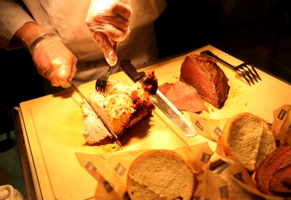 Carving station