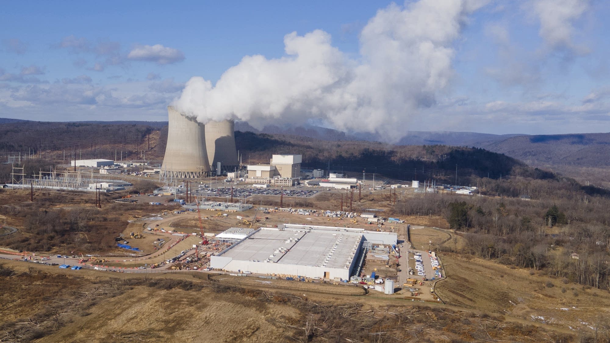 Facing competition from Big Tech, states dangle incentives and loosen laws  to attract power plants | MPR News