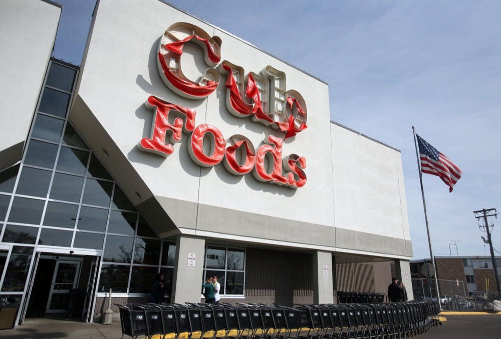 Melted Cub Foods sign