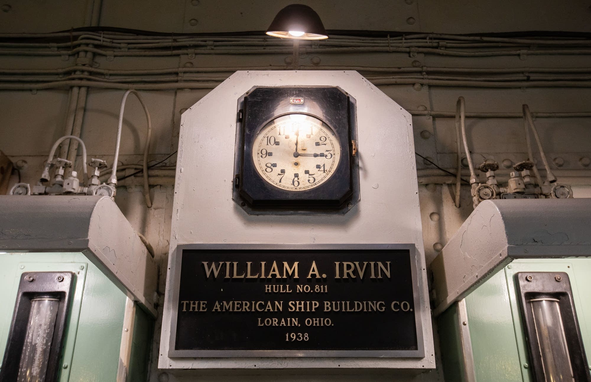 Threading the needle Mammoth Duluth museum ship eased out of longtime