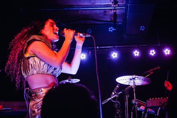 190302_empress-of_024