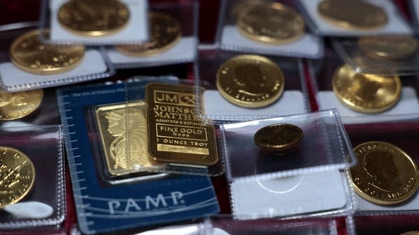 Gold prices surge to a new record