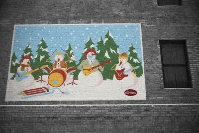 Replacements snowmen mural