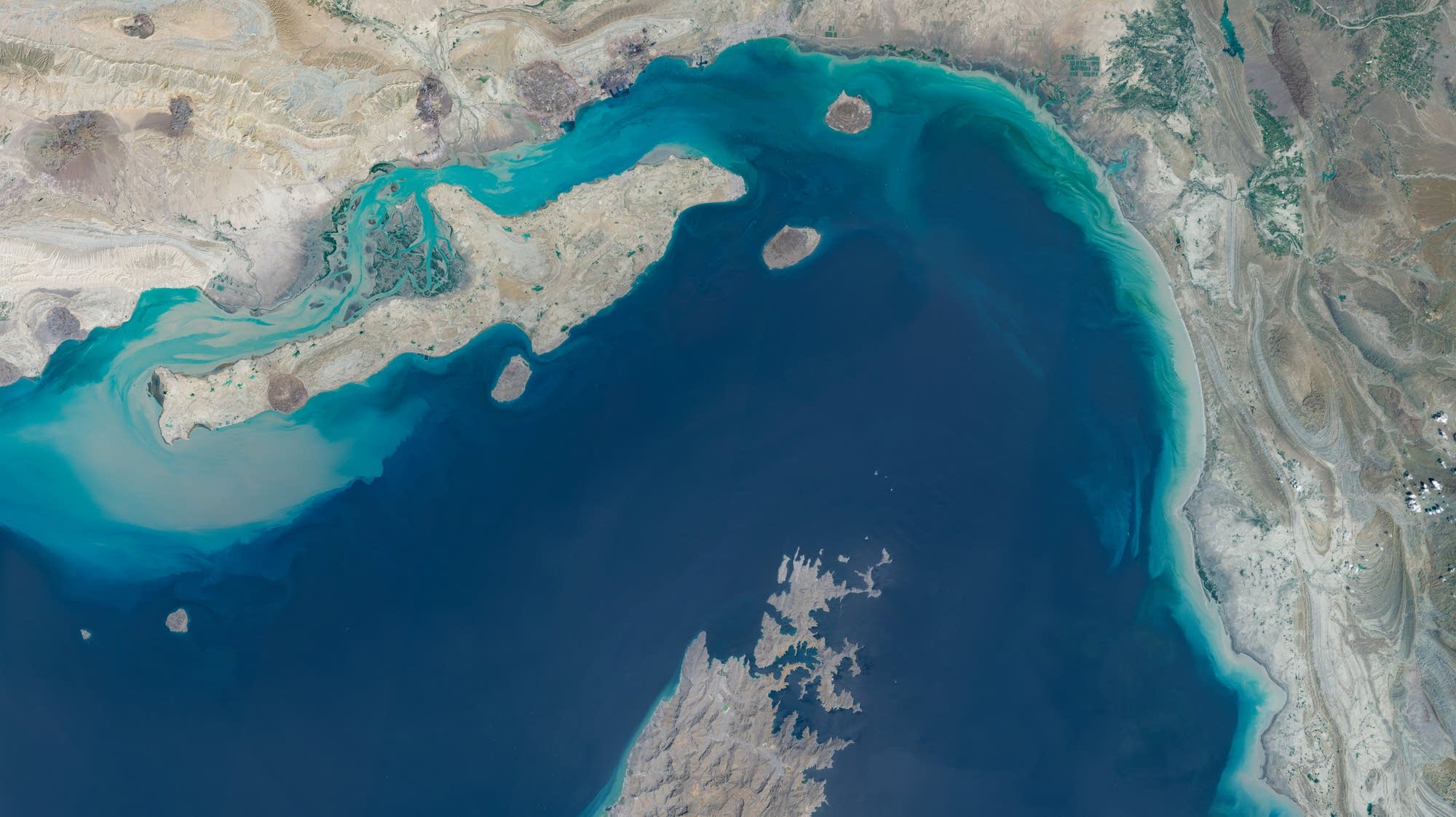 Markets optimistic after Iran announces Strait of Hormuz has reopened