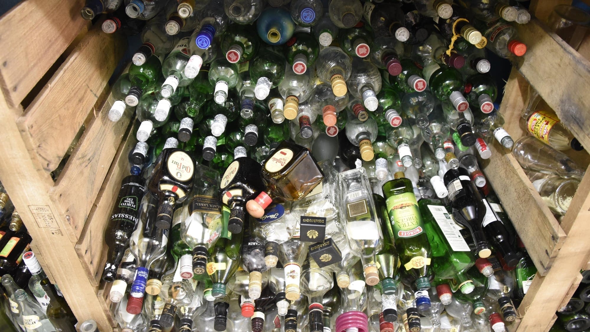 Recycling leaders look to expand glass markets in Minnesota MPR News