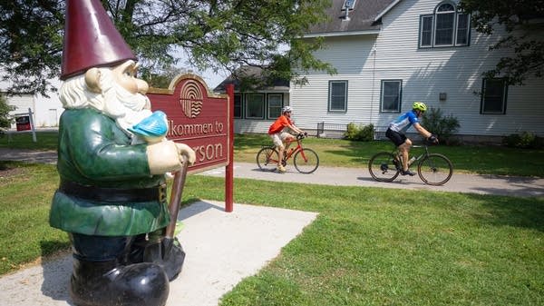 No place like gnome: How the tiny town of Peterson celebrates these tiny creatures