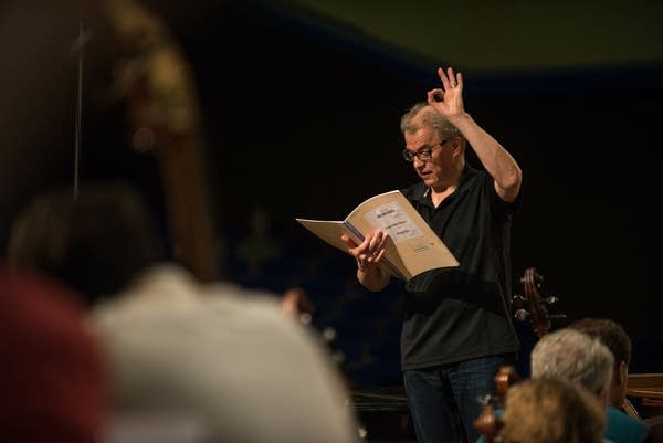 Osmo shares notes with Minnesota Orchestra