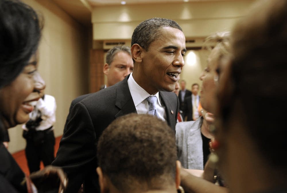 Obama visits Illinois delegates