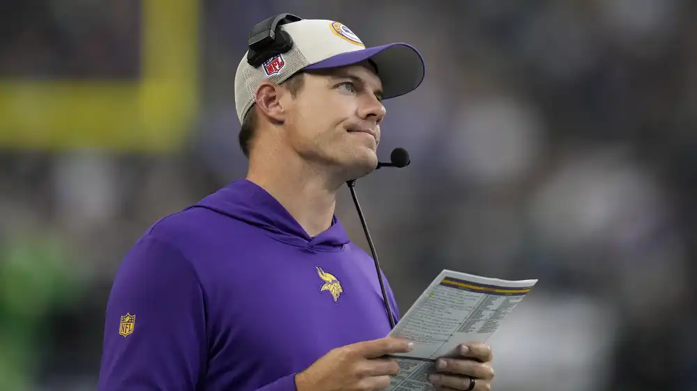Minnesota Vikings coach Kevin O'Connell awarded AP NFL Coach of the Year |  MPR News