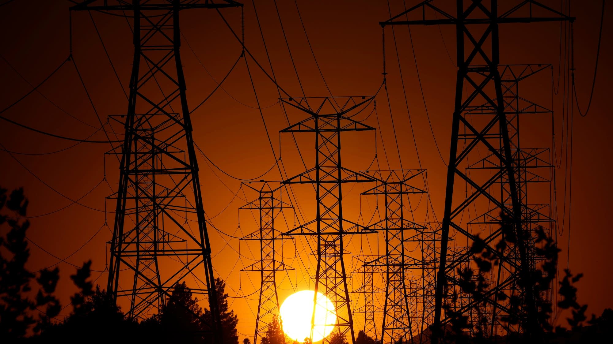 Voter anger over bills, data centers hits 2026 midterms