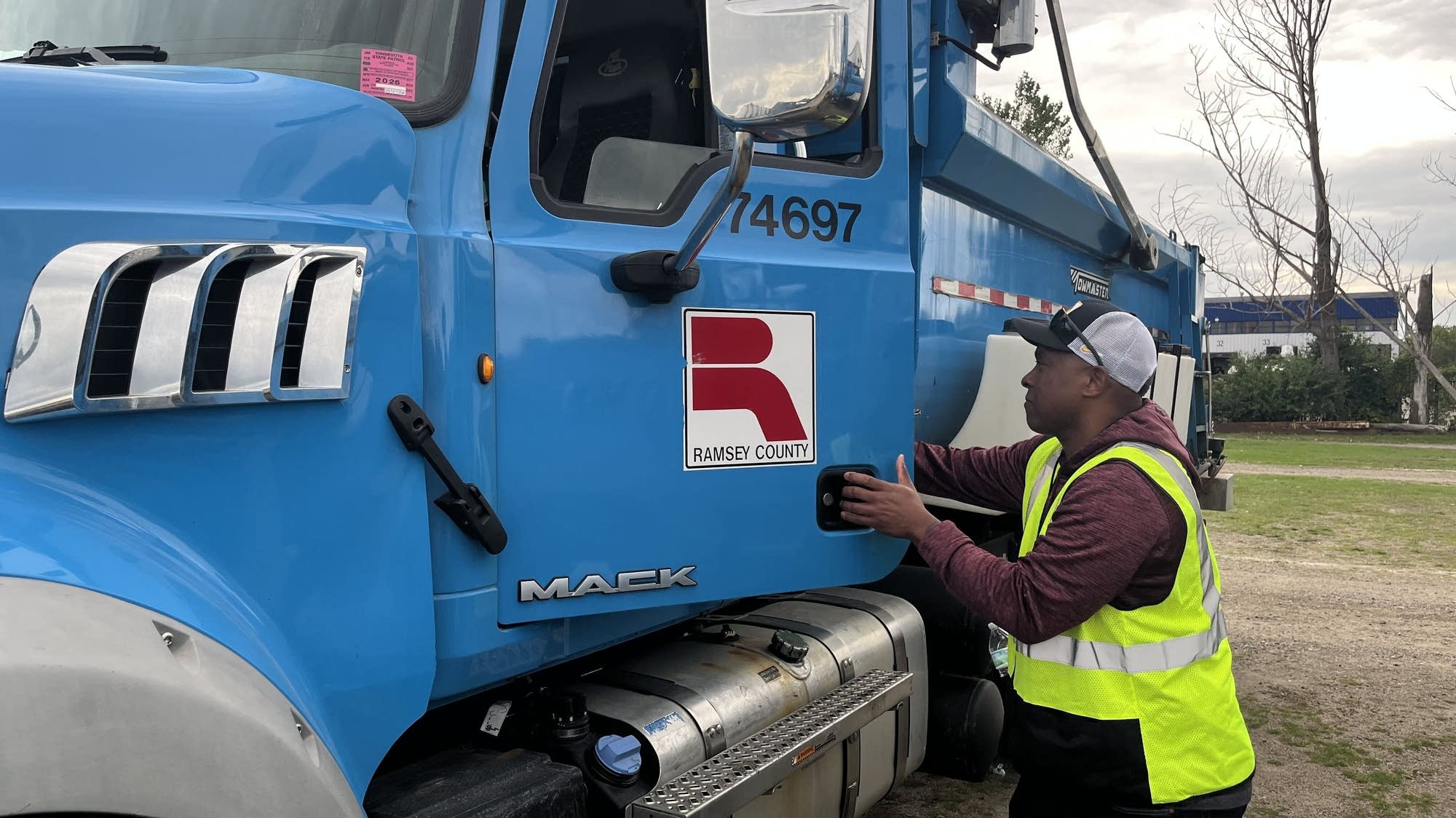 Twin Cities snowplow drivers ready themselves for winter roads