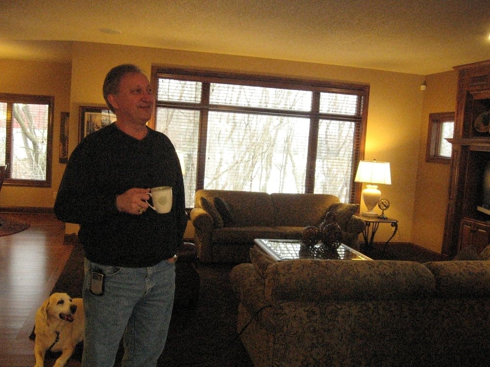 Carl Cederberg in the living room