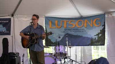jeremy messersmith on stage