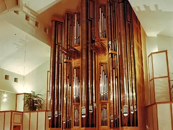 1990 Visser-Rowland organ at Wooddale Community Church, Eden