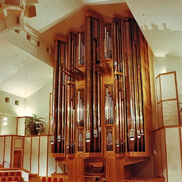 1990 Visser-Rowland organ at Wooddale Community Church, Eden